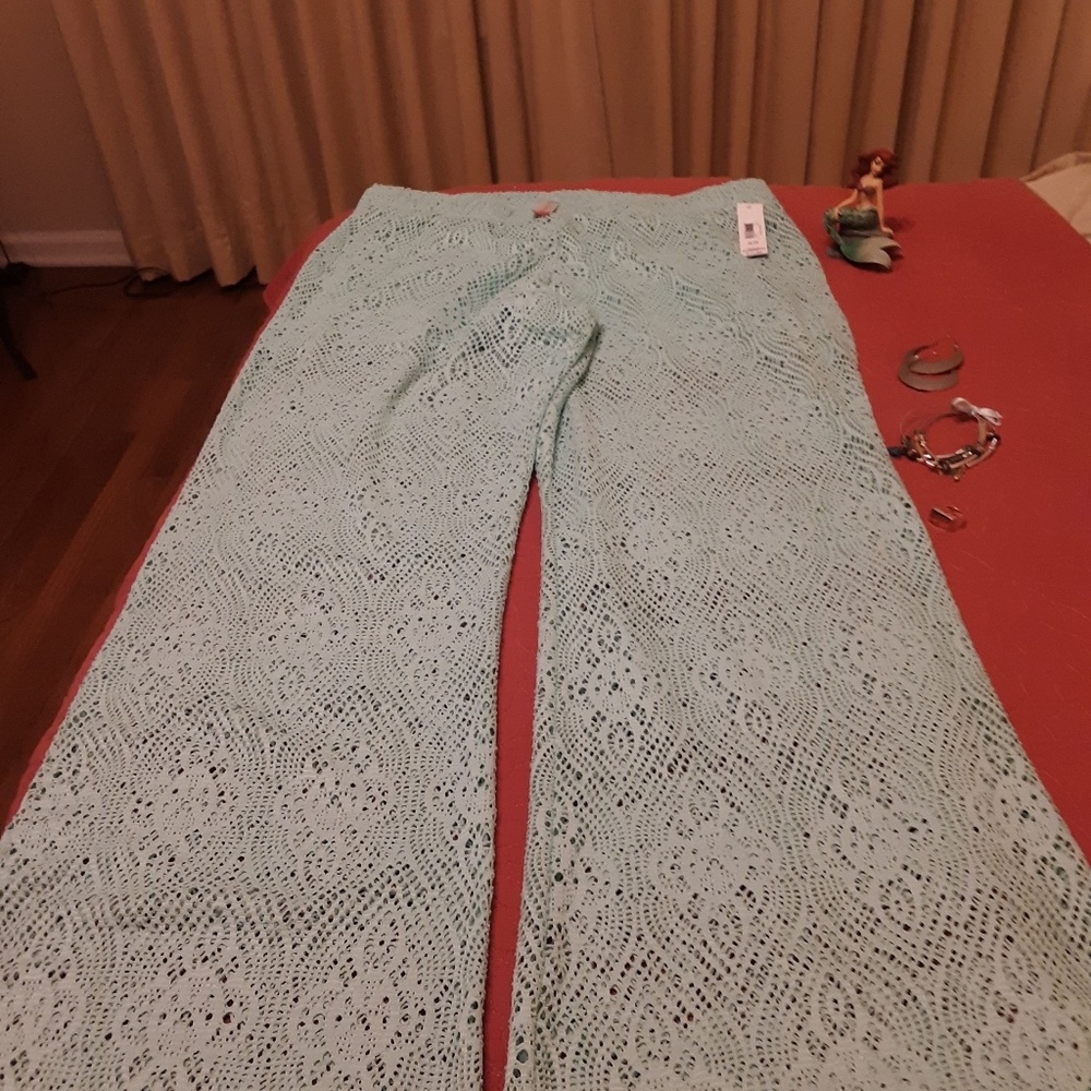 Lace knit pants. JUNIORS.